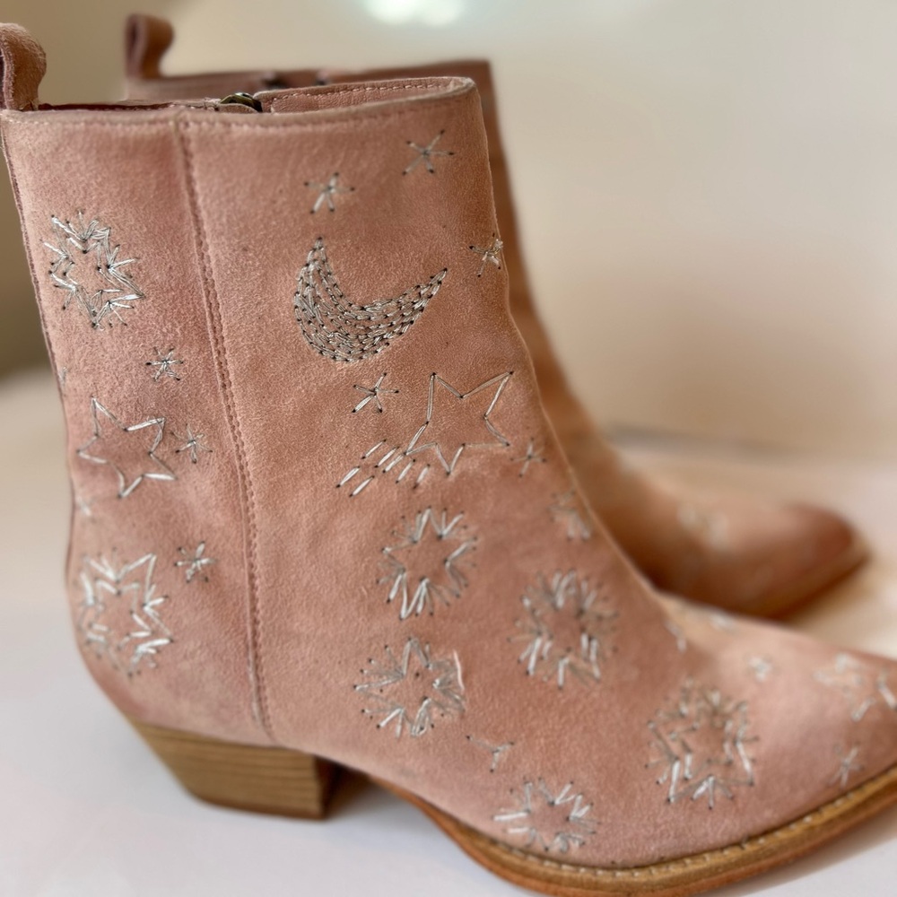 Free People Bowers Pink Suede Embroidered Ankle Boots, NEW - Picture 10 of 13